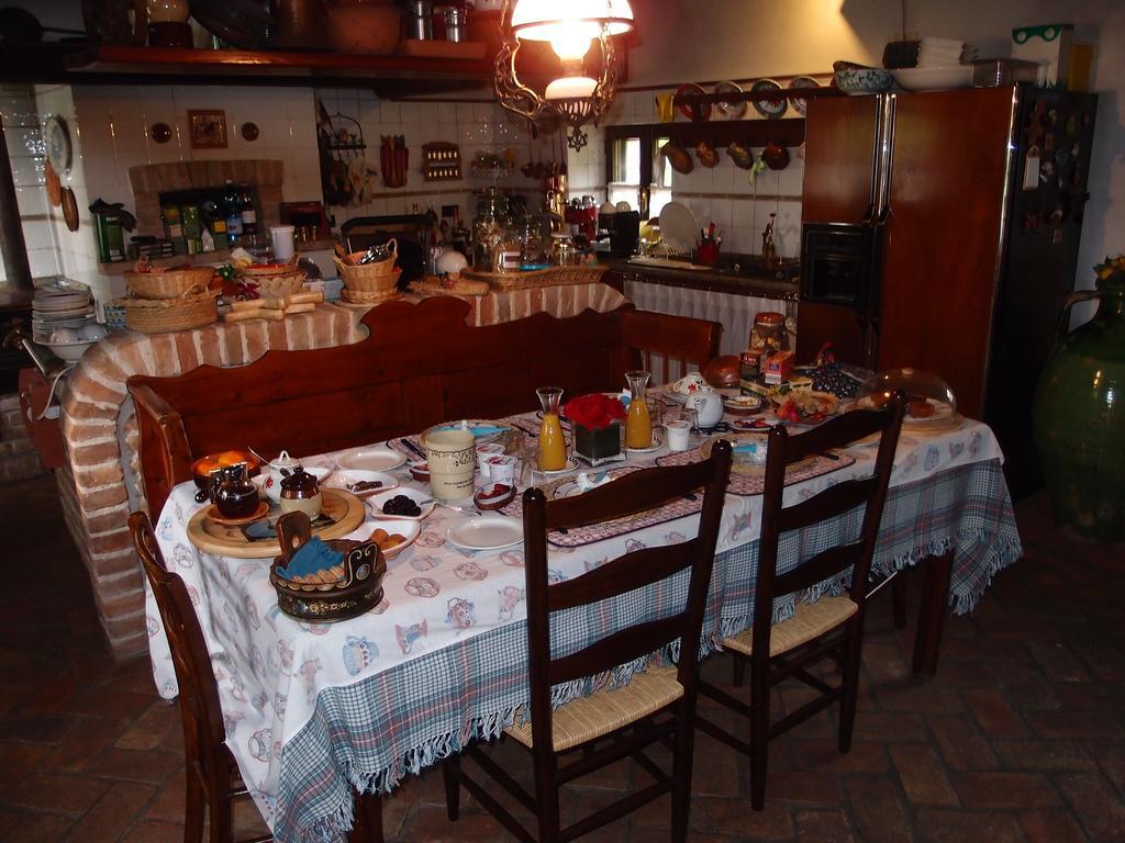 B&B Casa Medievale Del Mugnaio Strassoldo Ruang foto